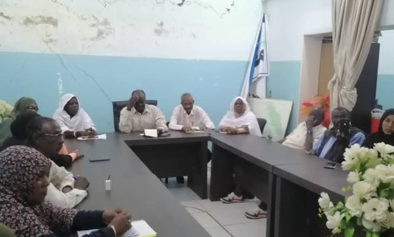 مدير القوى العاملة يتلمس قضايا العاملين بشرق سنار