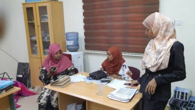 الوقوف  علي أداء ضباط التأمين الصحي بمراكز  الخدمات بعطبرة