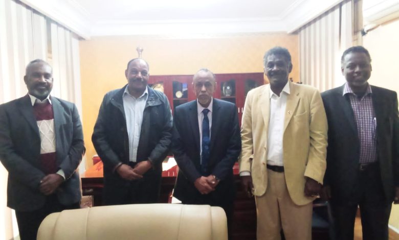 القائم باعمال سفارة السودان بالقاهرة يستقبل رئيس تجمع المراكز التعليمية