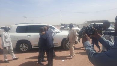 والي القضارف يستقبل حركة مناوي