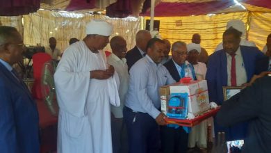 مزارعو القضارف يكرمون هذه الشخصية.