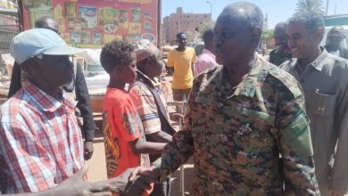 والي الخرطوم يحي القابضين على زناد الخدمات 