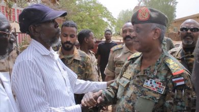 العطا يزور أهل حي العباسية وبانت بأمدرمان